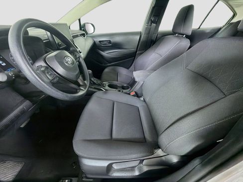 Used 2025 Toyota Corolla LE FWD image 13