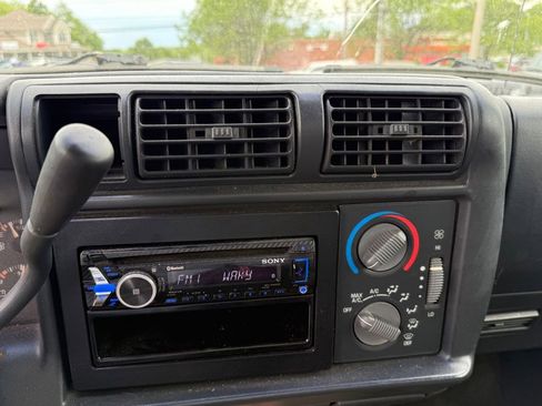 Used 1996 Chevrolet S10 Pickup 2WD Regular Cab image 18