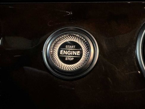 Used 2017 Mercedes-Benz E 400 4MATIC Wagon image 41