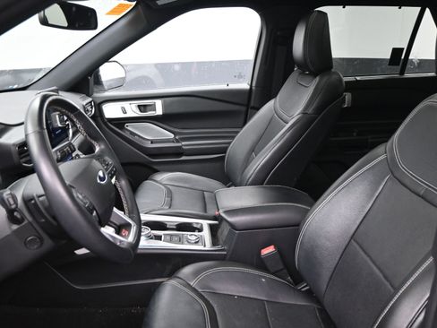 Used 2020 Ford Explorer ST w/ Premium Technology Package image 17