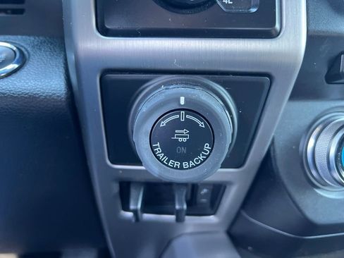 Used 2017 Ford F150 Platinum w/ Equipment Group 701A Luxury image 33