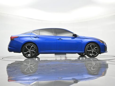 Certified 2025 Nissan Altima 2.5 SR FWD image 39