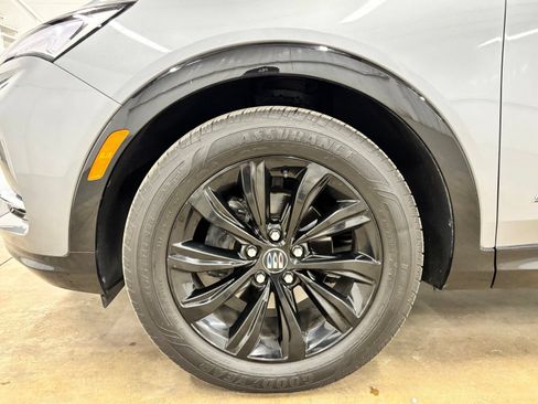 Used 2025 Buick Envista Sport Touring w/ Convenience I Package FWD image 10