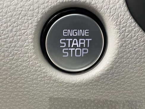 New 2026 Kia Carnival EX FWD image 34