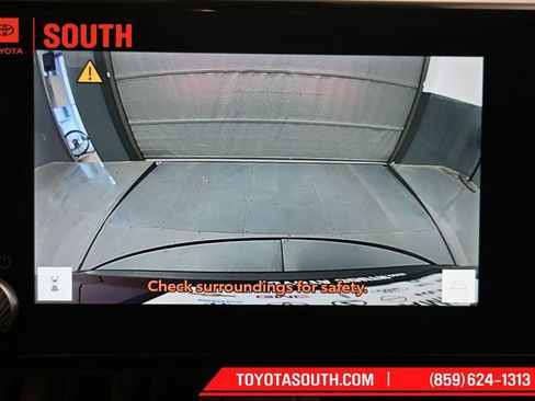 Used 2023 Toyota RAV4 LE AWD/4WD image 17