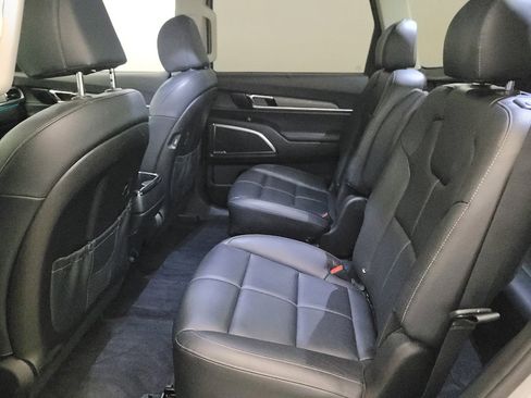 Used 2022 Kia Telluride SX w/ Nightfall Edition Package image 18