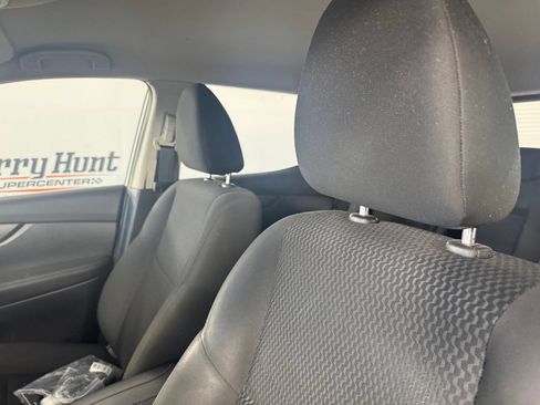 Used 2019 Nissan Rogue Sport S FWD image 10