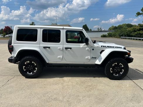 Used 2024 Jeep Wrangler Unlimited Rubicon 4xe AWD/4WD image 6