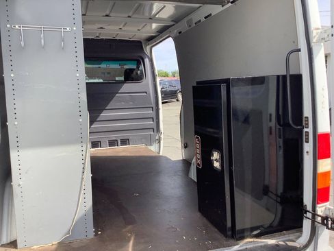 Used 2003 Dodge Sprinter 2500 RWD image 39