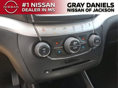 Used 2018 Dodge Journey GT FWD image 17