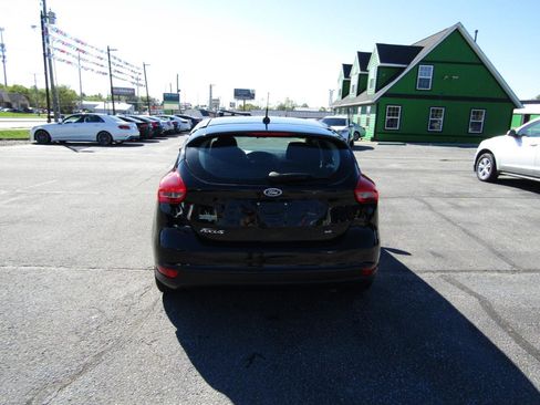 Used 2018 Ford Focus SE FWD image 6