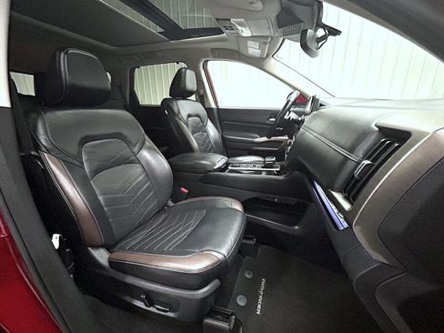 Used 2022 Nissan Pathfinder Platinum w/ Lighting Package (N93) image 15