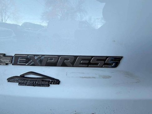 Used 2014 Chevrolet Express 2500 image 15