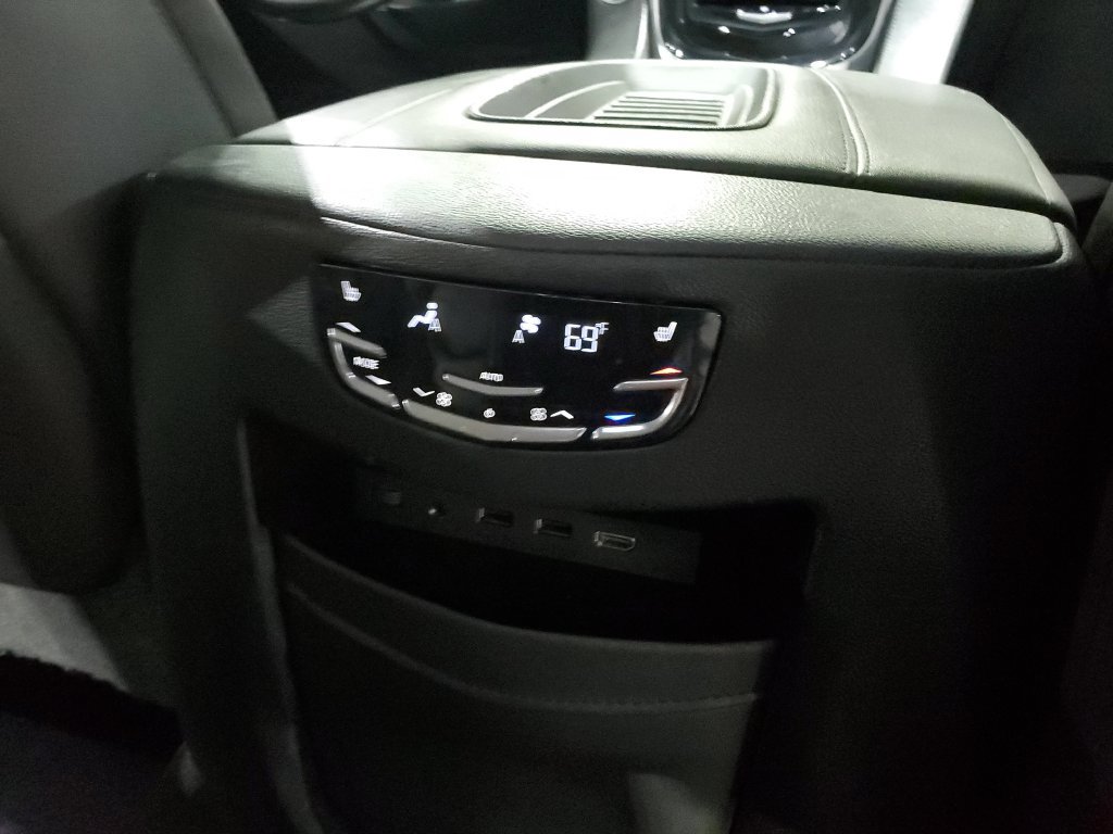 Used 2018 Cadillac Escalade Luxury RWD image 23