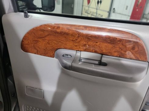 Used 2002 Ford F250 Lariat AWD/4WD image 18