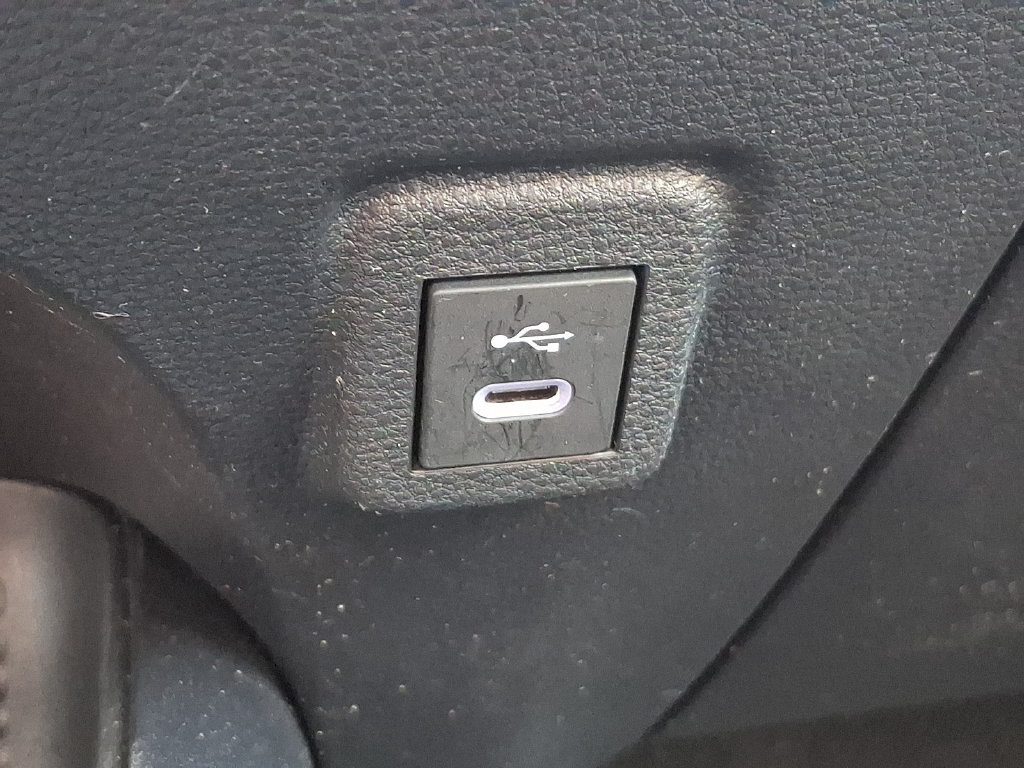 Used 2025 Toyota Corolla SE w/ Convenience Package FWD image 24