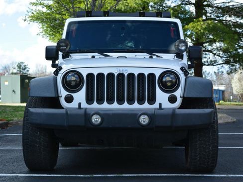 Used 2013 Jeep Wrangler Unlimited Sport image 2