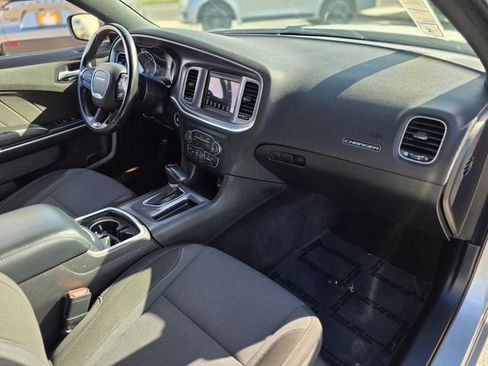 Used 2022 Dodge Charger SXT image 9