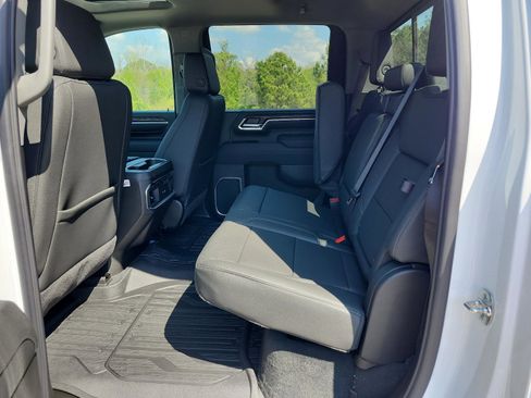 New 2026 GMC Sierra 2500 SLT image 17