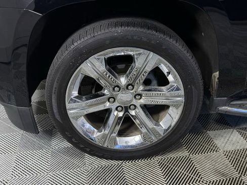 Used 2018 Chevrolet Suburban Premier w/ Max Trailering Package AWD/4WD image 12
