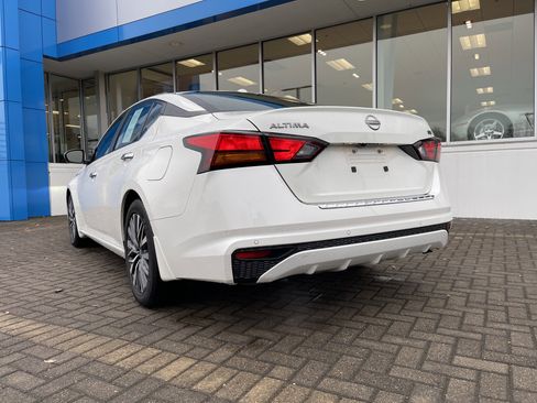 Used 2023 Nissan Altima 2.5 SV image 3