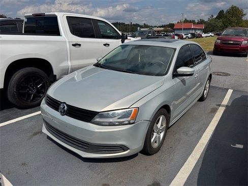 Used 2011 Volkswagen Jetta TDI image 1
