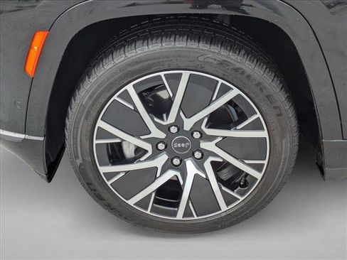 Used 2025 Jeep Wagoneer S Limited image 26