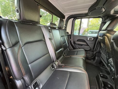 Used 2022 Jeep Gladiator Mojave w/ Cold Weather Group AWD/4WD image 16