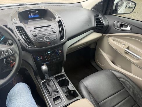 Used 2017 Ford Escape SE image 19