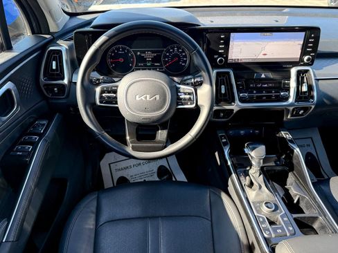 Certified 2022 Kia Sorento SX image 33
