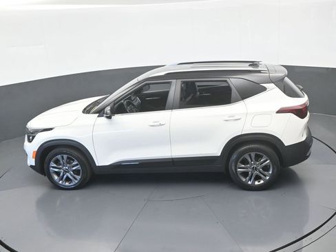 Used 2023 Kia Seltos S FWD image 42