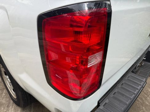 Used 2018 Chevrolet Silverado 1500 W/T RWD image 18