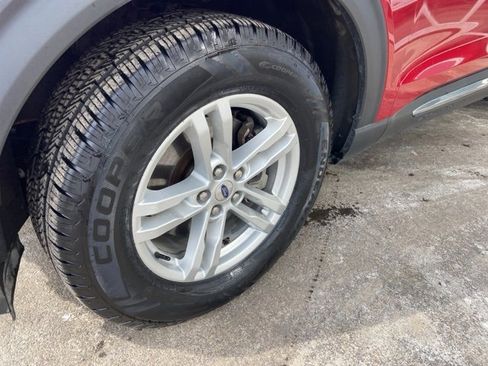 Used 2021 Ford Explorer XLT w/ Equipment Group 202A image 6