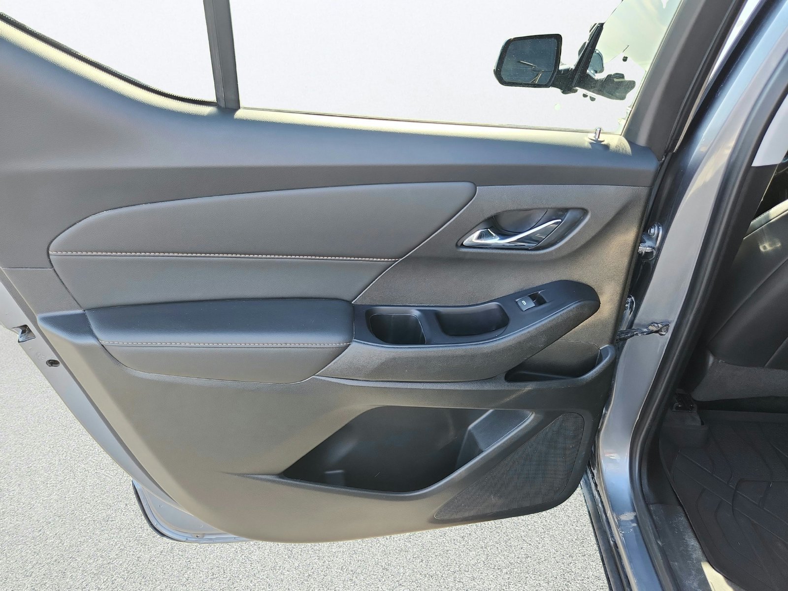 Used 2020 Chevrolet Traverse RS w/ LPO, Floor Liner Package AWD/4WD image 26