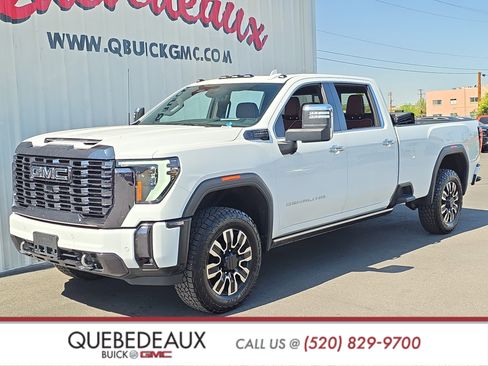 Used 2024 GMC Sierra 3500 Denali Ultimate AWD/4WD image 3