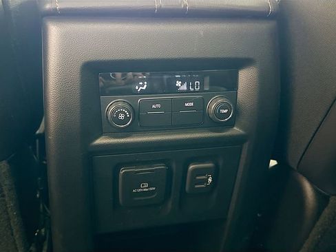 Used 2020 Chevrolet Traverse RS FWD image 27