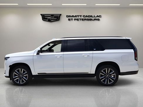 Certified 2022 Cadillac Escalade ESV Sport w/ Touring Package AWD/4WD image 2