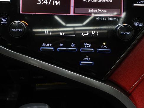 Used 2020 Toyota Camry XSE w/ Navigation Package image 23