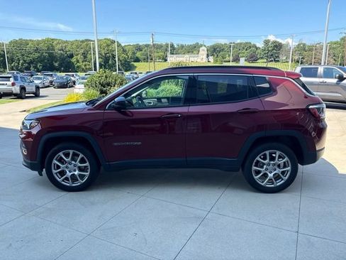 Used 2022 Jeep Compass Latitude AWD/4WD image 4