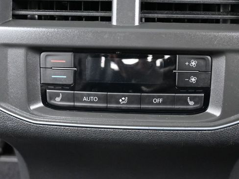 Used 2018 Volkswagen Atlas SEL Premium image 34