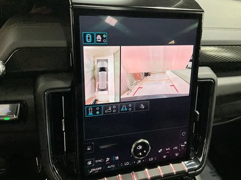 Used 2025 GMC Yukon AT4 w/ AT4 Premium Package AWD/4WD image 22