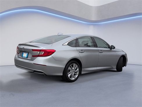 Used 2018 Honda Accord LX image 4