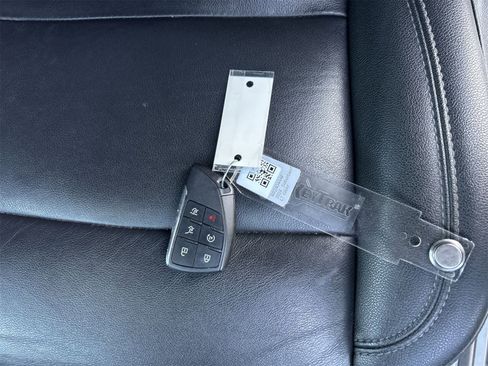 Used 2024 Chevrolet Suburban LT image 20