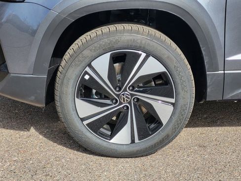 New 2026 Volkswagen Taos SE AWD/4WD image 8