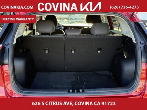 Used 2022 Kia Niro LX image 11