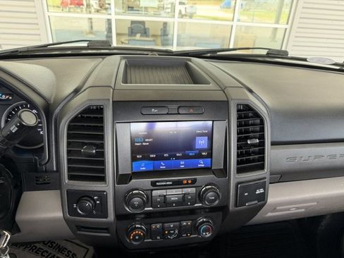 Used 2021 Ford F250 XL w/ Power Equipment Group RWD image 11