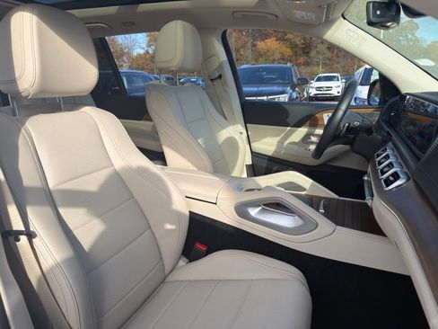 Certified 2022 Mercedes-Benz GLS 450 4MATIC image 33