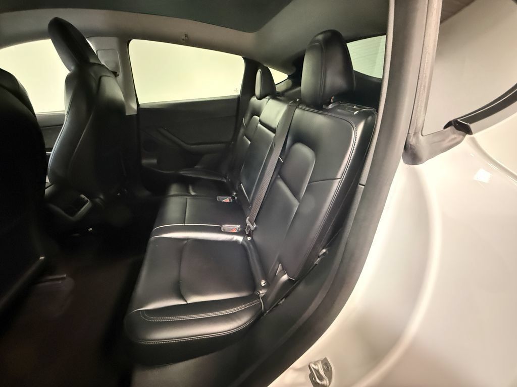 Used 2021 Tesla Model Y Long Range AWD/4WD image 8