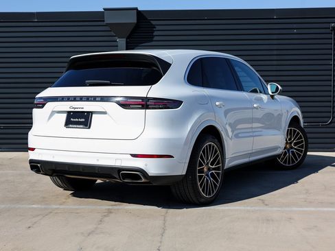 Certified 2022 Porsche Cayenne image 7