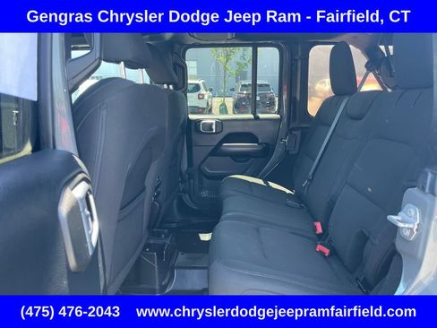 Used 2018 Jeep Wrangler Unlimited Sahara AWD/4WD image 34